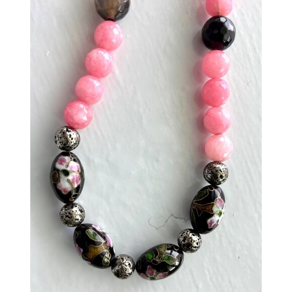 Vintage-Inspired Pink & Black Beaded Necklace With Hand-Painted Floral Cloisonné - Picture 2 of 8